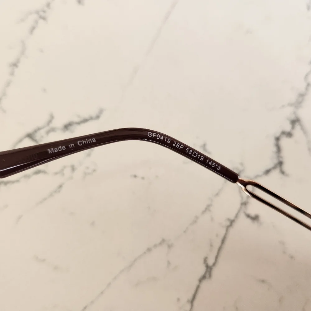 New!! || GUESS || Sunglasses, Wire Frame, Square Lenses, Wire Temple - Picture 5 of 8